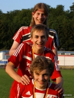 Maximilian Wolf (hinten), Marian Kunze (mitte) und Leander Wasmus freuen sich auf die neue Saison mit ihren neuen Vereinen.