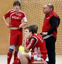 Trainer Ulf Henning (r.) will wieder den Titel mit seinem Team. Foto: Sawert