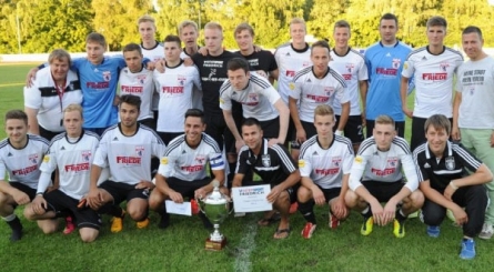 Auch im siebten Anlauf gewinnen die Oberliga-Fußballer des Lüneburger SK das Fußball-Vorbereitungsturnier um den LZsport-Cup