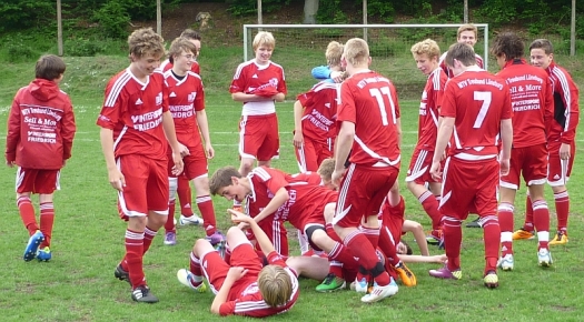 Können die U15-Junioren in Barsinghausen am Sonntag auch so jubeln, wie nach der Bezirksmeisterschaft?