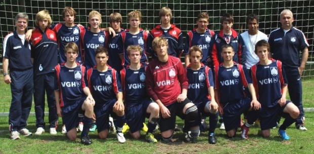 Bayer Leverkusen läßt grüßen: Vize-Bezikspokalsieger u. Vize-Bezirksmeister, aber Niedersachsenliga-Aufsteiger B-Junioren  2011: U16-Junioren MTV Treubund Lüneburg