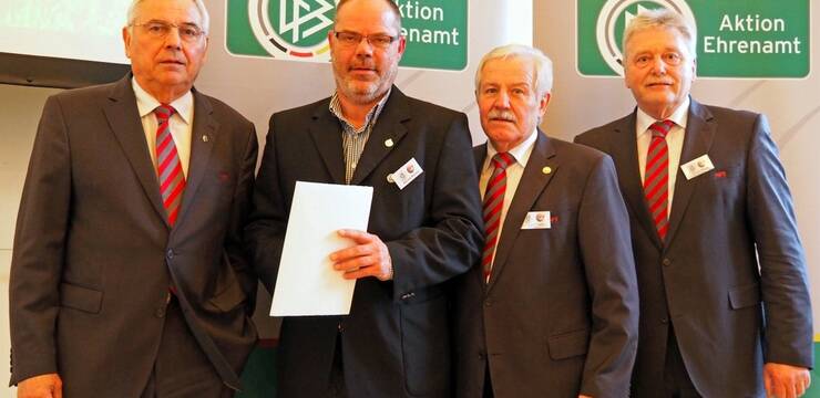 DFB Ehrenamtspreis 2014 für Manfred Martens